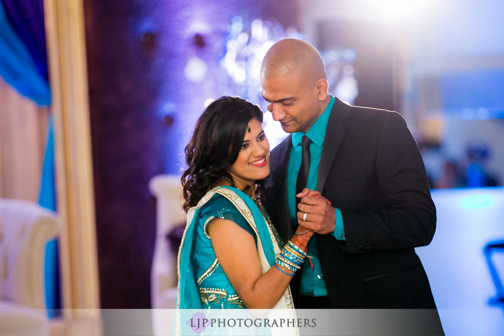 45-newport-beach-marriott-hotel-indian-wedding-photographer-wedding-reception-photos