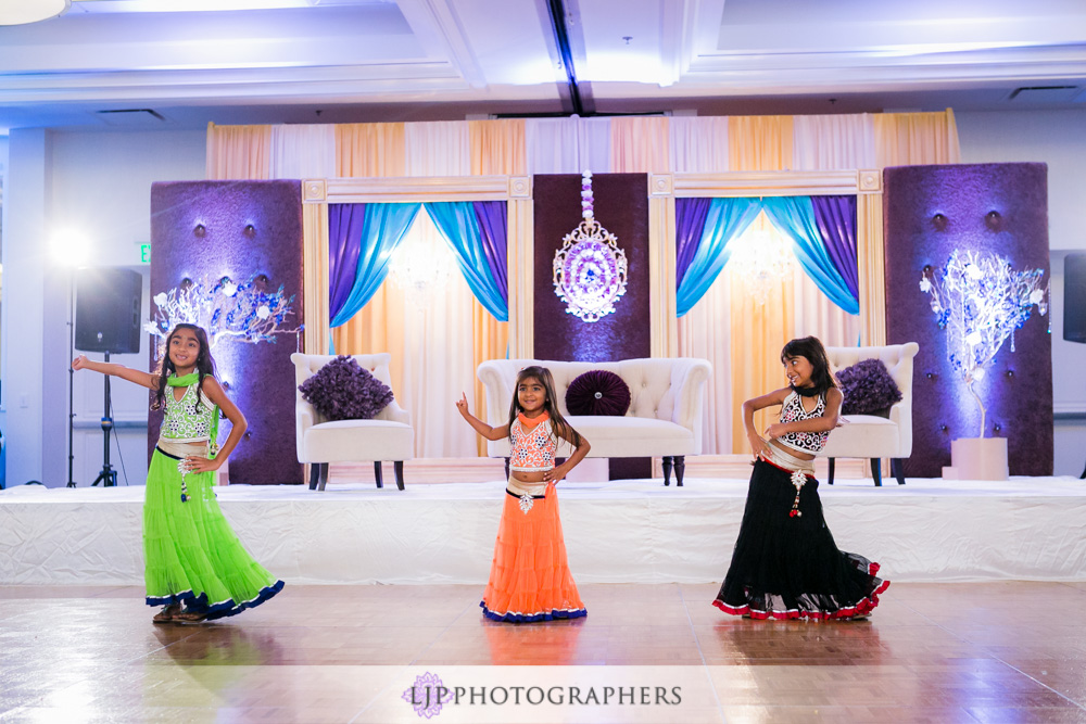 49-newport-beach-marriott-hotel-indian-wedding-photographer-wedding-reception-photos