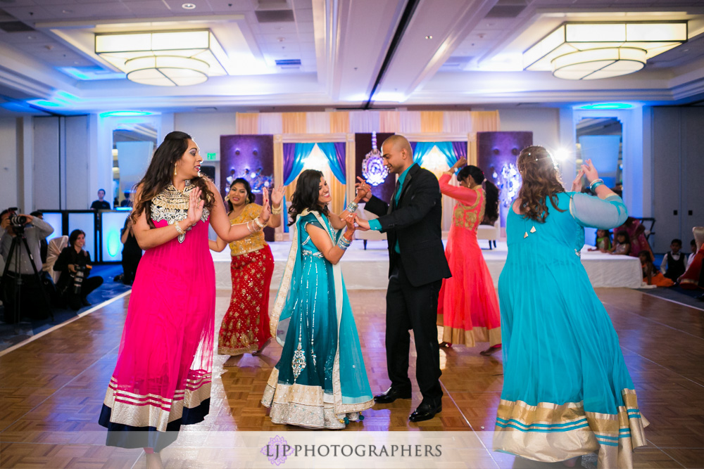 52-newport-beach-marriott-hotel-indian-wedding-photographer-wedding-reception-photos