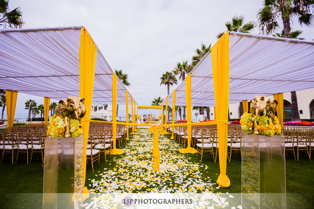 57-Hyatt-Huntington-Beach-Wedding-Ceremony