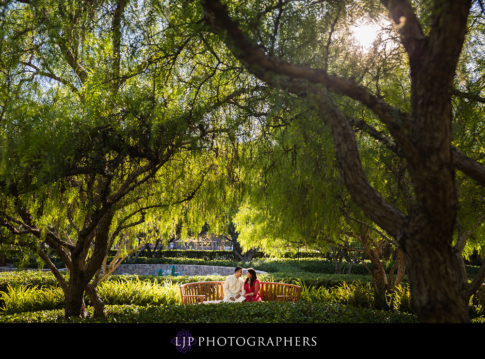 03-Irvine-Open-Space-Engagement-Photography-