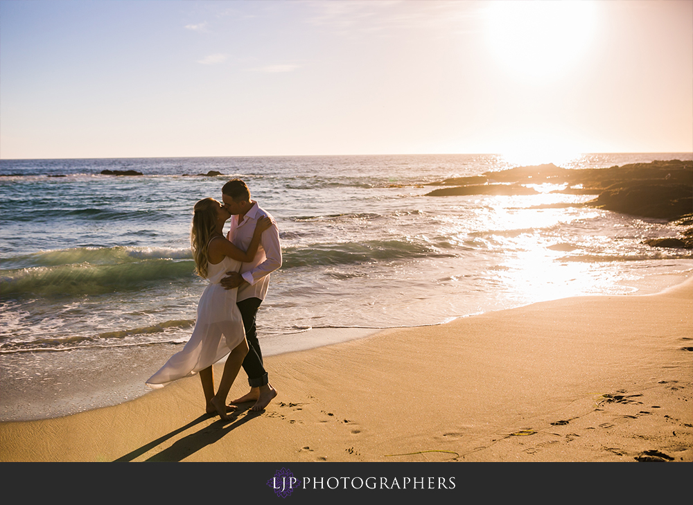 03-Laguna-Beach-Engagement-Photography