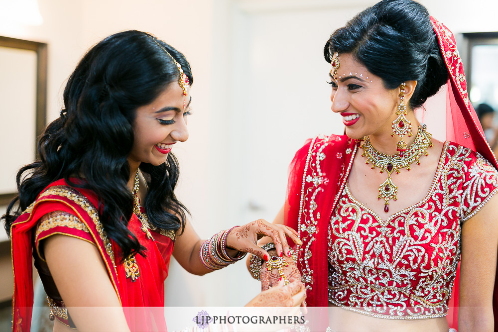 04-los-verdes-golf-course-indian-wedding-photographer-getting-ready-photos