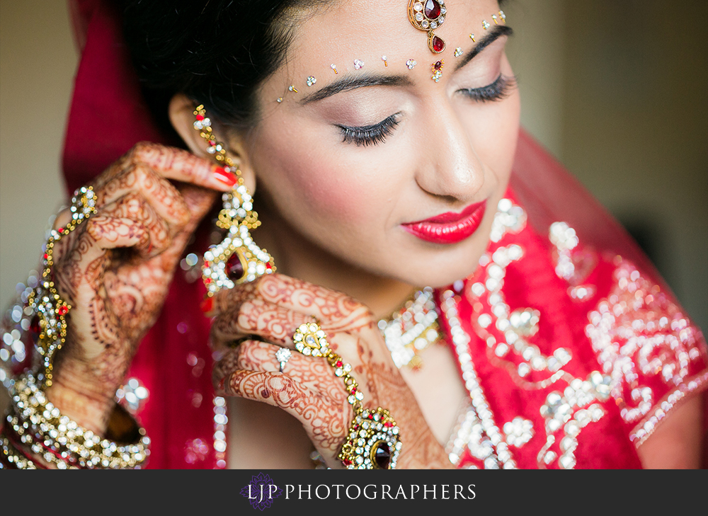 05-los-verdes-golf-course-indian-wedding-photographer-getting-ready-photos