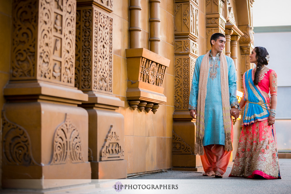 08-Jain-center-garba-indian-wedding-photography