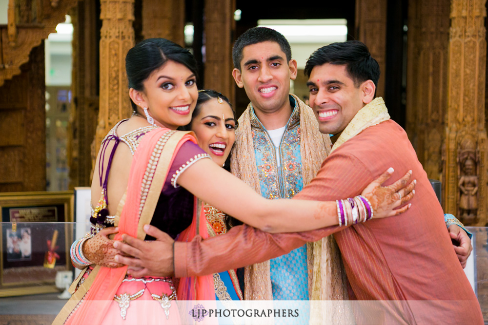 09-Jain-center-garba-indian-wedding-photography