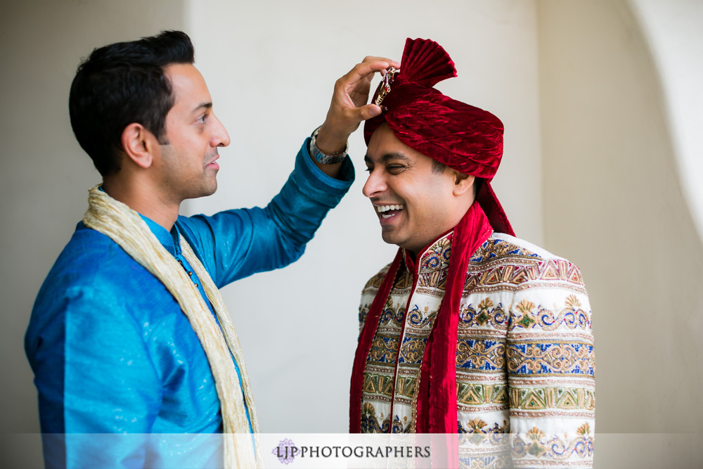 14-Hyatt-Huntington-Beach-Wedding-Prep