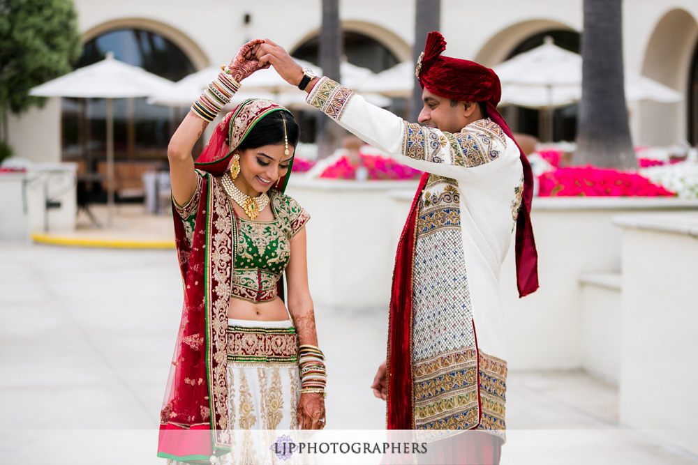 17-Hyatt-Huntington-Beach-Wedding-Photos