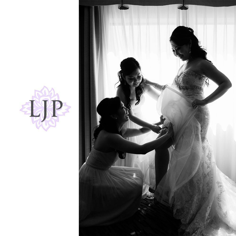 17-coyote-hills-golf-course-wedding-photographer-getting-ready-photos