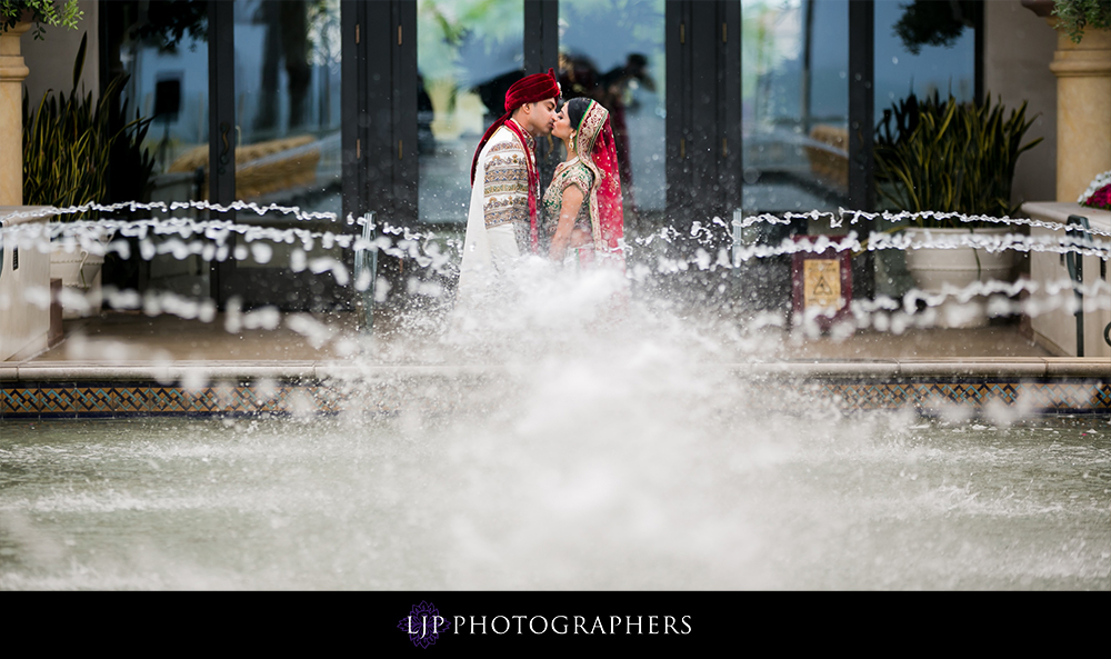 20-Hyatt-Huntington-Beach-Wedding-Photos