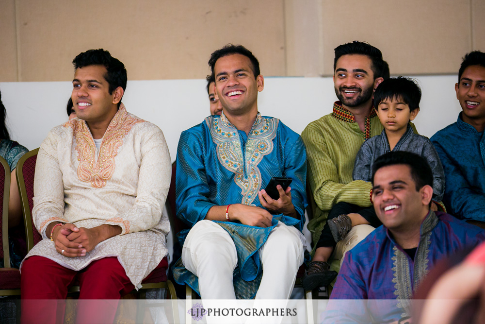 20-Jain-center-garba-indian-wedding-photography