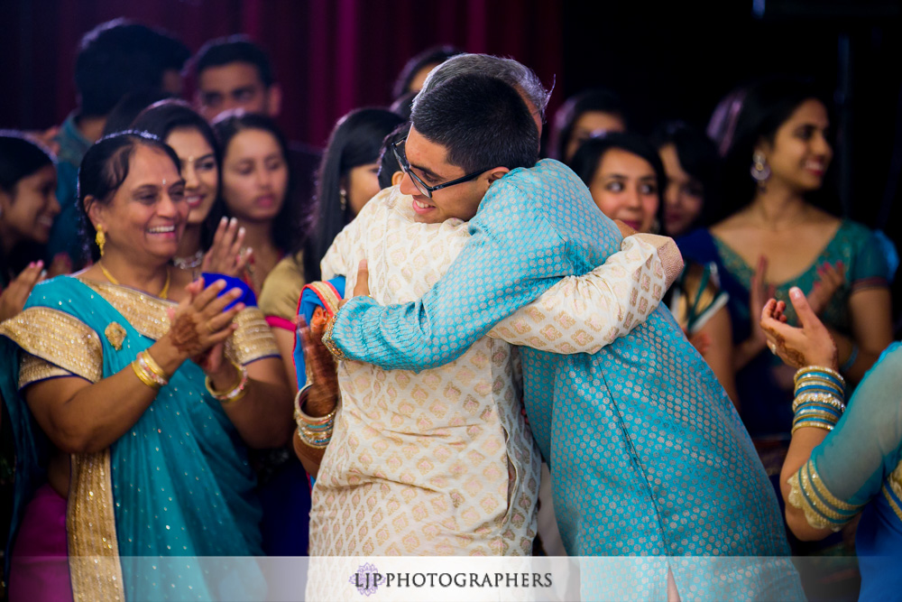 25-Jain-center-garba-indian-wedding-photography