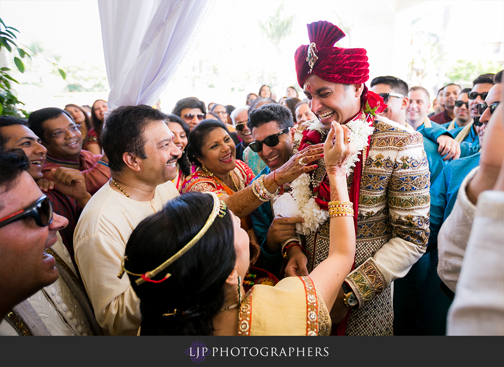 28-Hyatt-Huntington-Beach-Wedding-Photos