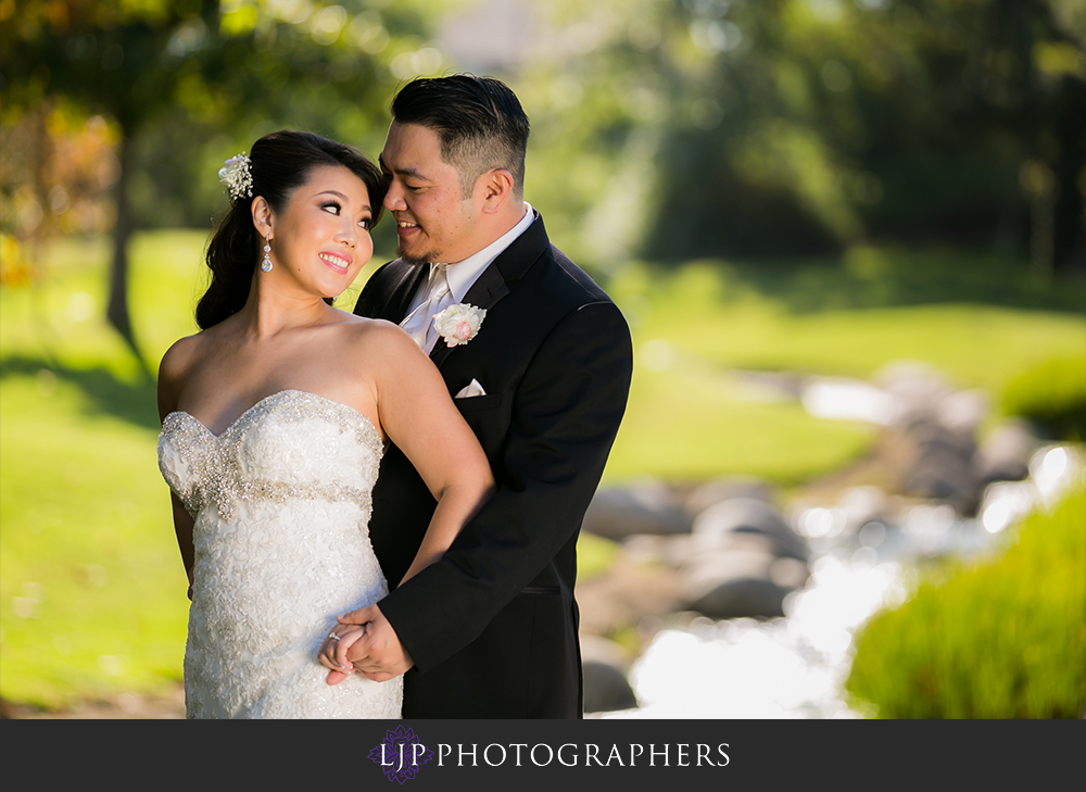 29-coyote-hills-golf-course-wedding-photographer-couple-session-photos