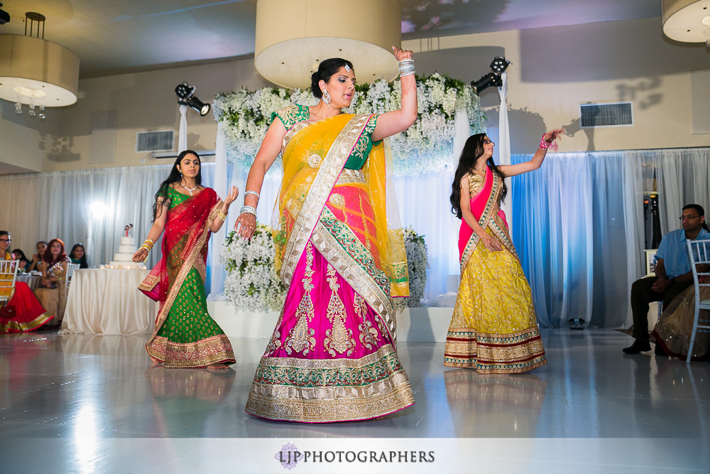 37-los-verdes-golf-course-indian-wedding-photographer-wedding-reception-photos