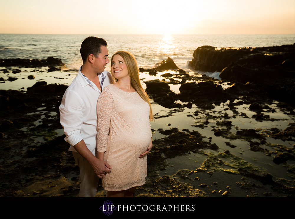 10-Victoria-Beach-Orange-County-Maternity-Photography