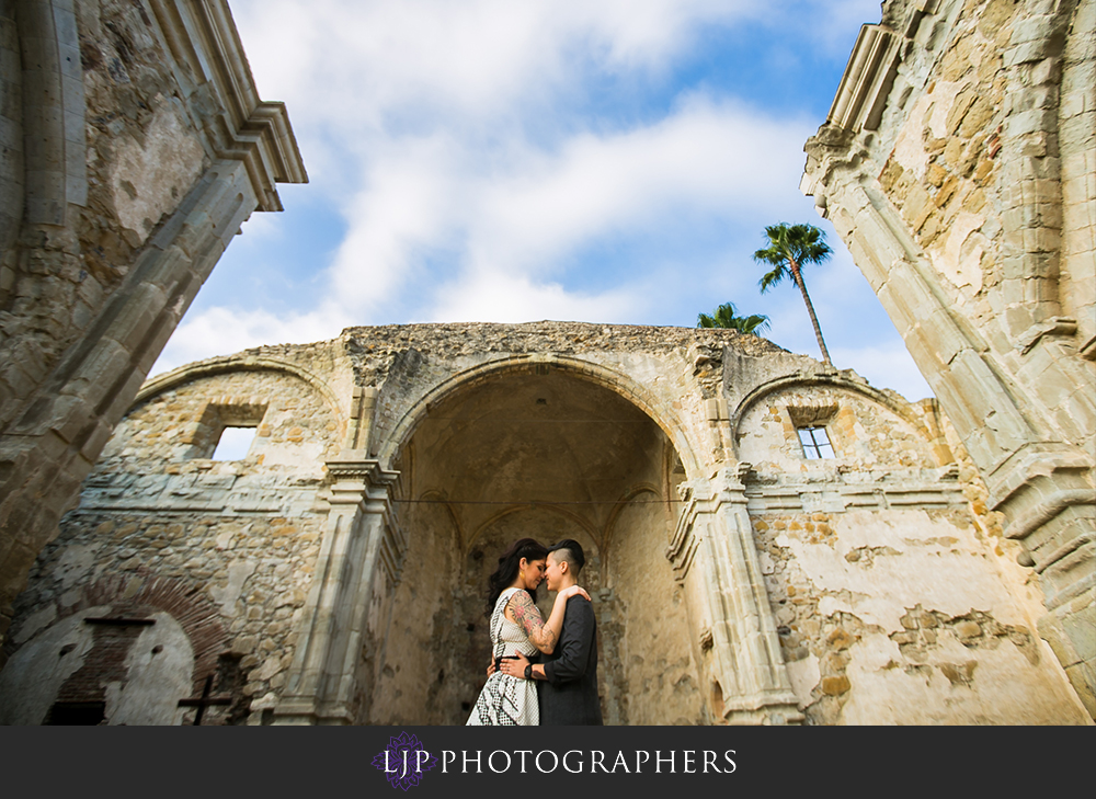 13-Mission-San-Juan-Capistrano-Engagement-Photography