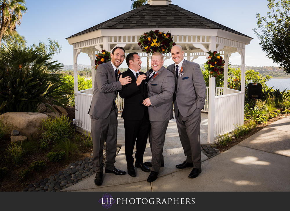 14-newport-beach-marriott-bayview-wedding-photographer-wedding-party-photos