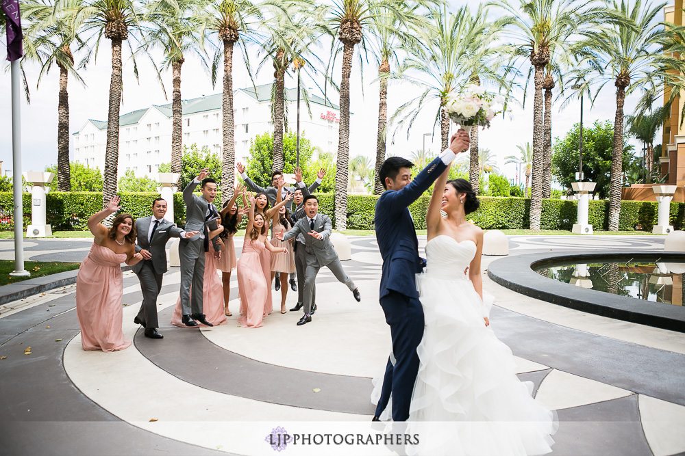 16-colony-house-anaheim-wedding-photographer-first-look-wedding-party-photos