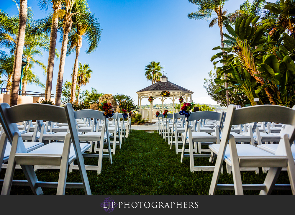 16-newport-beach-marriott-bayview-wedding-photographer-wedding-ceremony-photos