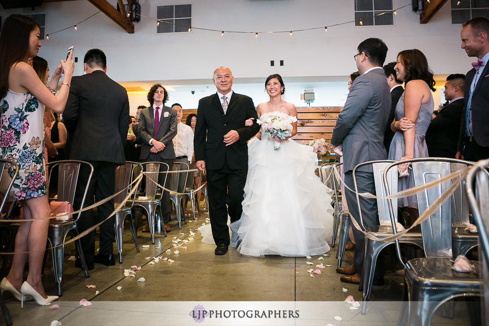 22-colony-house-anaheim-wedding-photographer-wedding-ceremony-photos