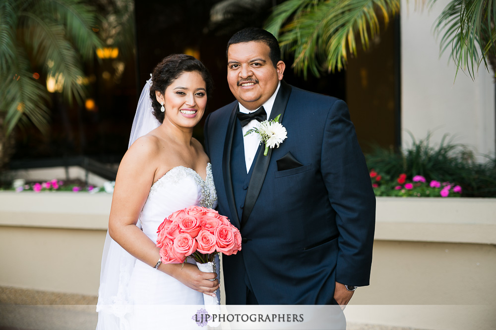 26-hilton-orange-county-costa-mesa-wedding-photographer-couple-session-photos