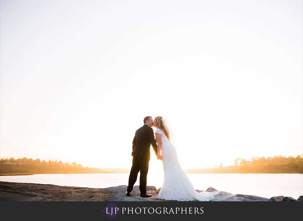 26-newport-beach-marriott-bayview-wedding-photographer-couple-session-photos