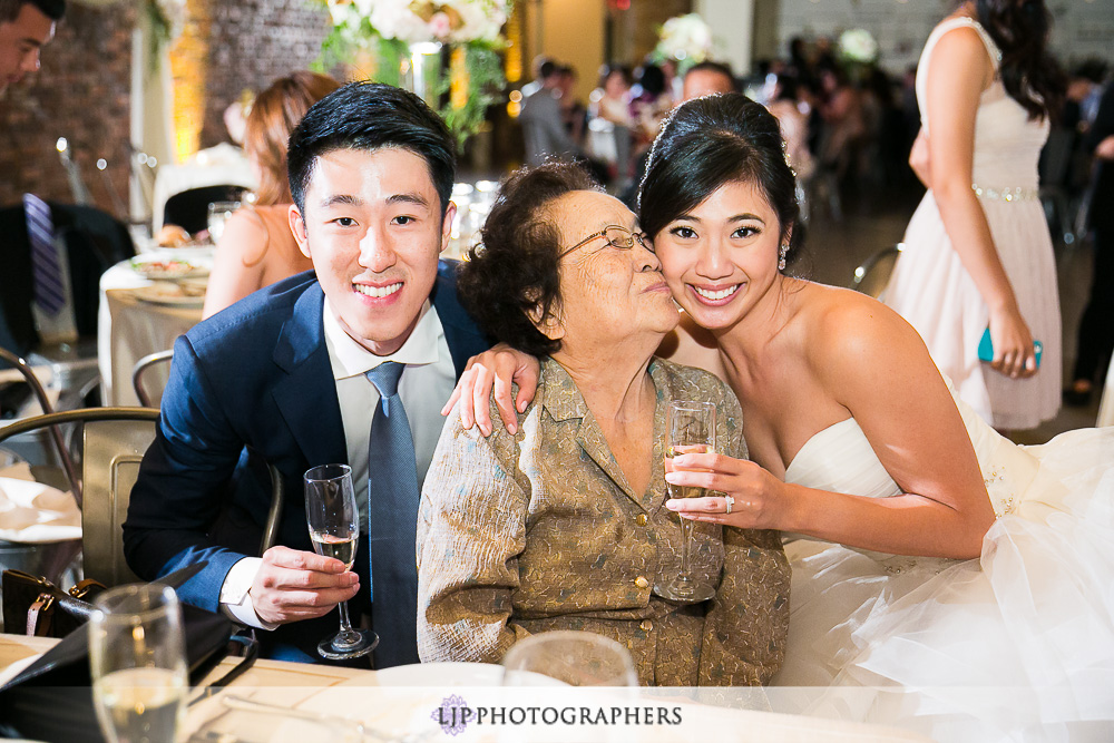 33-colony-house-anaheim-wedding-photographer-wedding-reception-photos