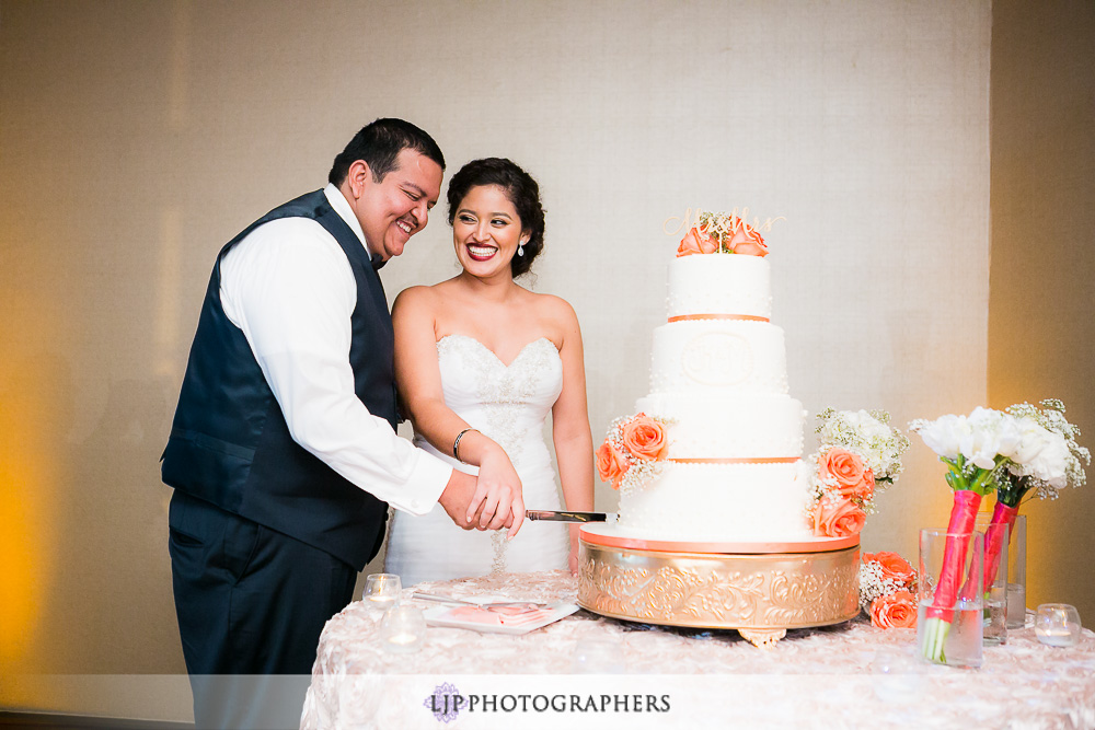 37-hilton-orange-county-costa-mesa-wedding-photographer-wedding-reception-photos