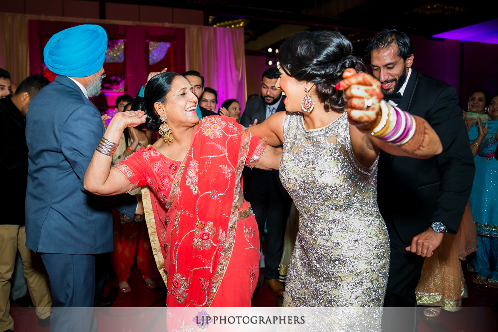47-Hilton-Unverisal-Indian-Wedding-Photography