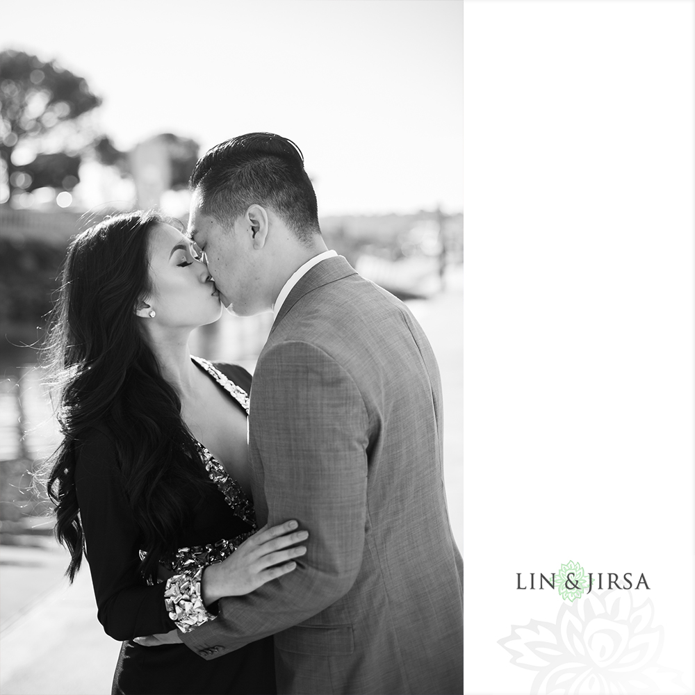 02-downtown-san-diego-engagement-photography