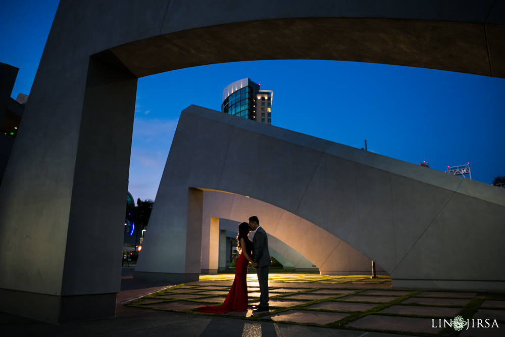 18-downtown-san-diego-engagement-photography