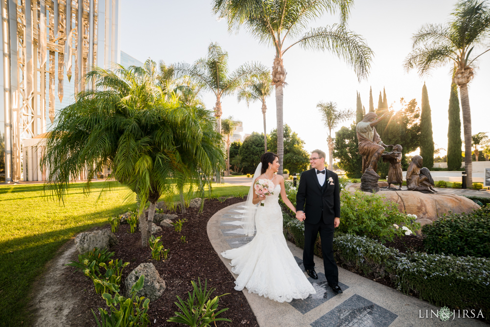 47-crystal-cathedral-wedding-photographer
