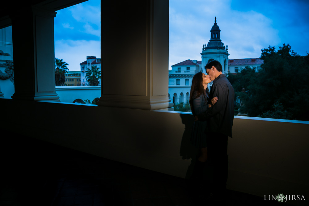 04-pasadena-city-hall-engagement-photographer