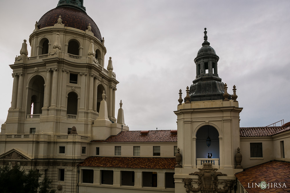 08-pasadena-city-hall-engagement-photographer