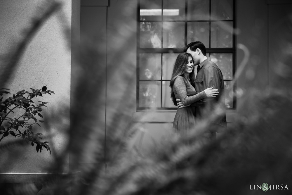 09-pasadena-city-hall-engagement-photographer