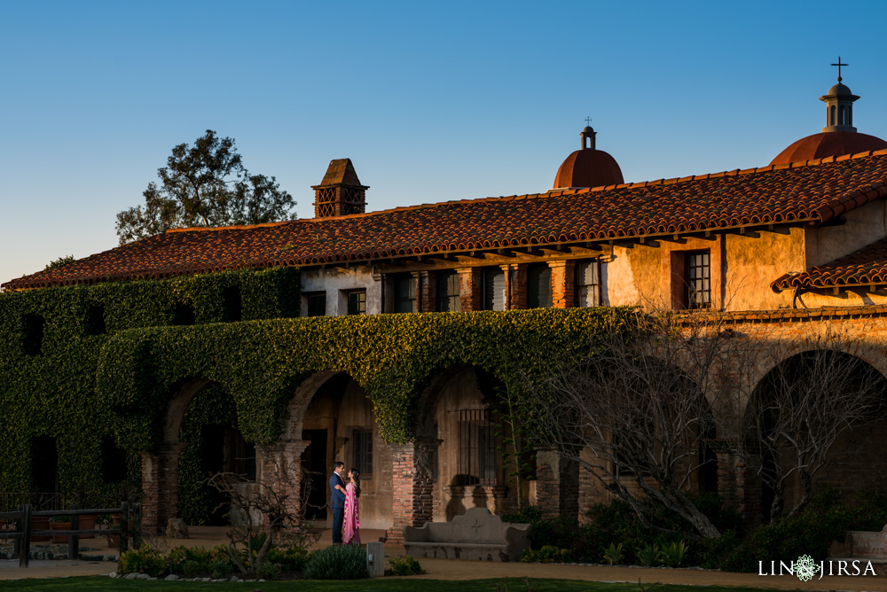 19-mission-san-juan-capistrano-engagement-photographer