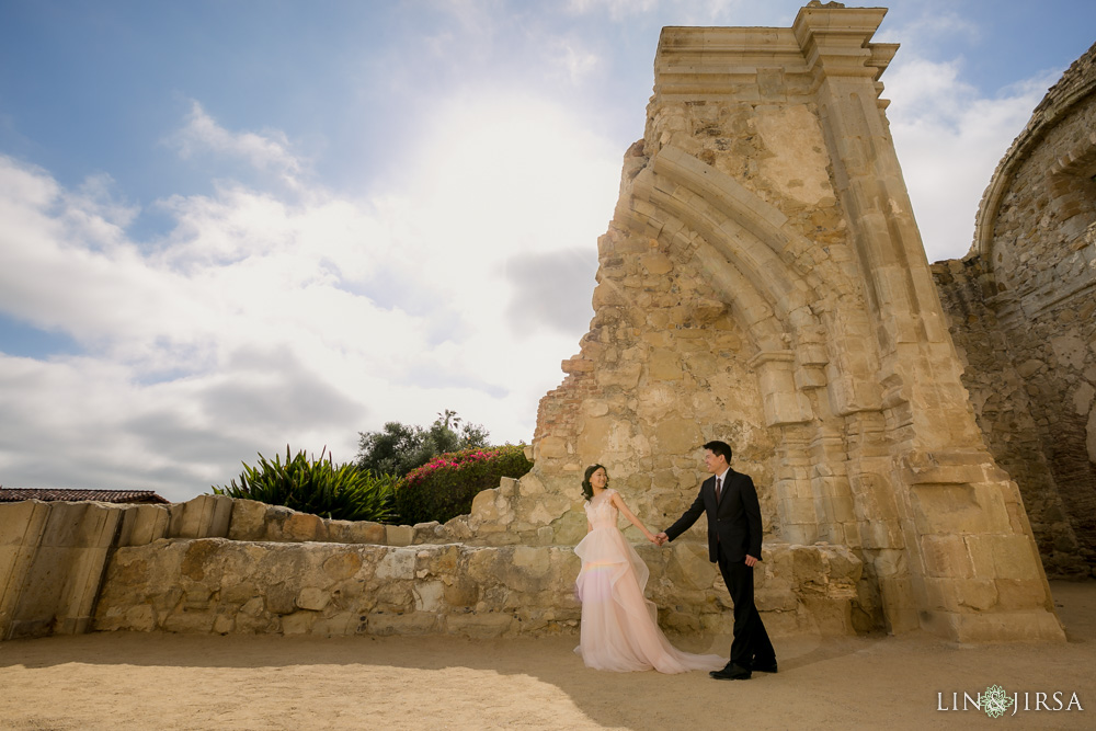 03-Crystal-Cove-San-Juan-Capistrano-Engagement-Photography