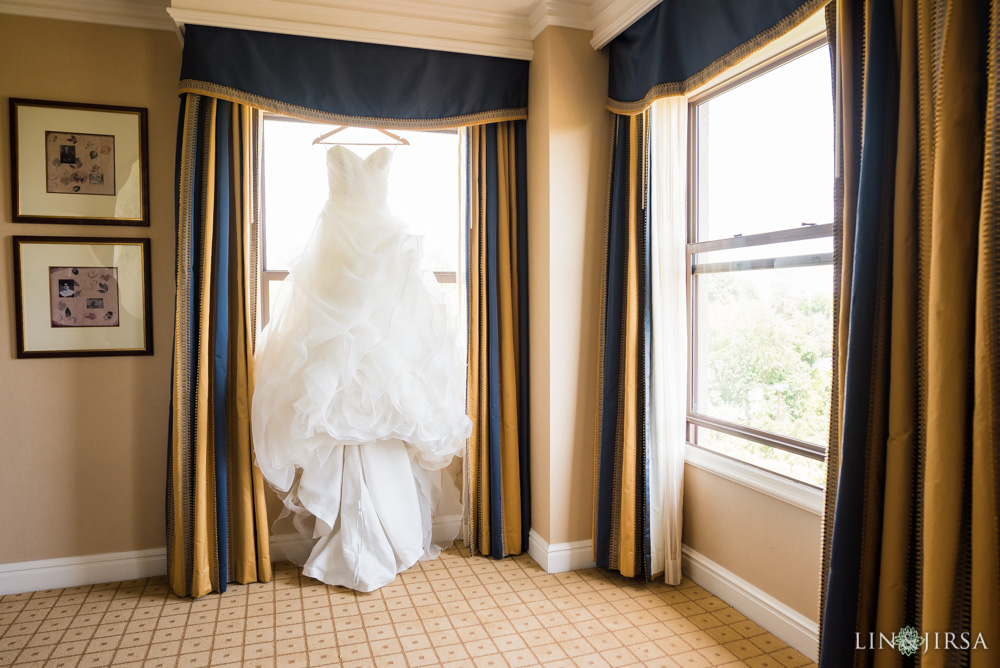 02-the-langham-pasadena-wedding-photographer-getting-ready