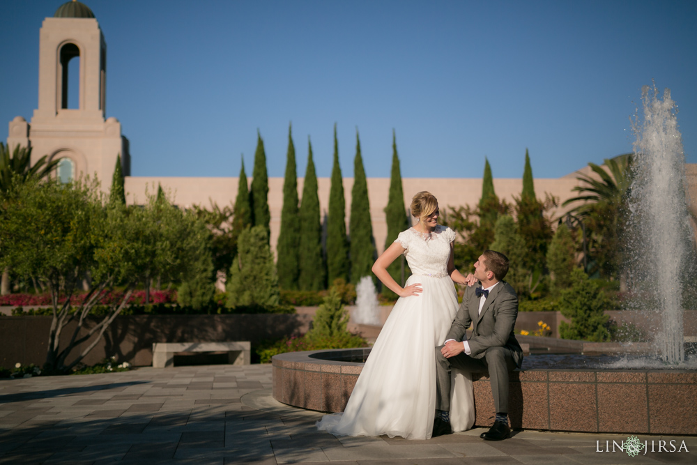 04-newport-beach-temple-couple-session-orange-county