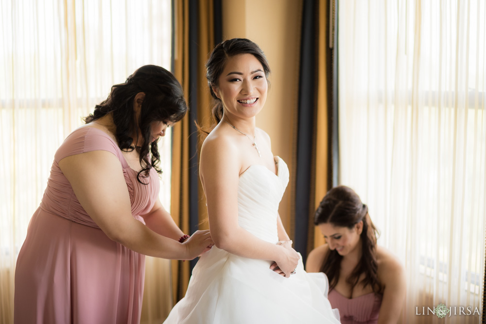 04-the-langham-pasadena-wedding-photographer-getting-ready