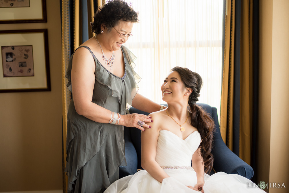 06-the-langham-pasadena-wedding-photographer-getting-ready