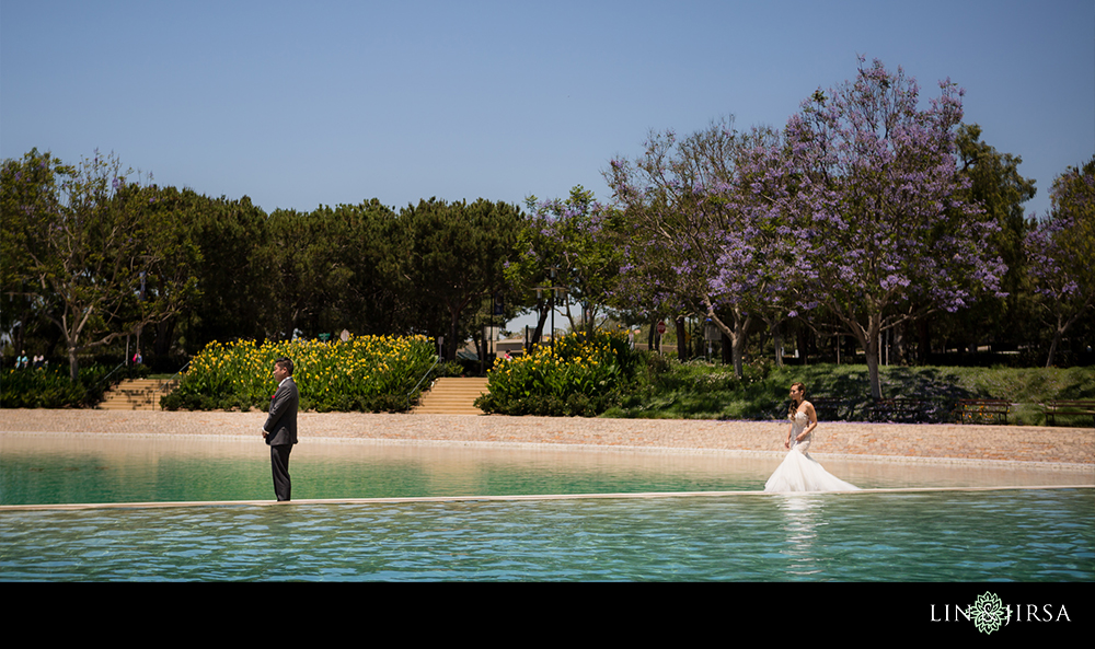 12-summit-house-fullerton-wedding-photographer-first-look-couple-session