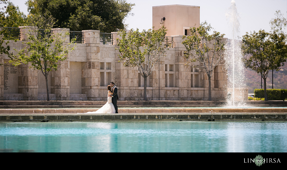 14-summit-house-fullerton-wedding-photographer-first-look-couple-session