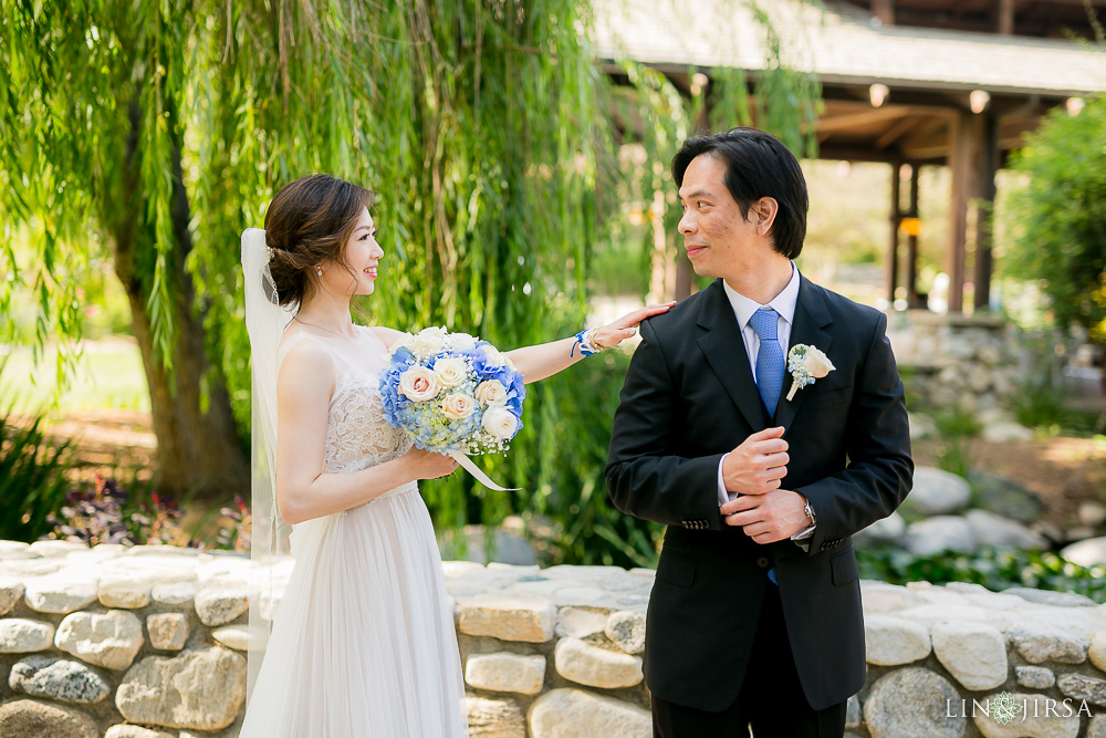 15-descano-gardens-los-angeles-wedding-photographer-first-look-couple-session-photos