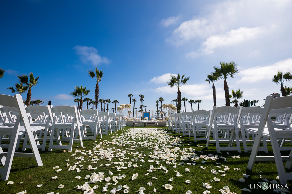 19-hyatt-huntington-beach-wedding-photographer-wedding-ceremony