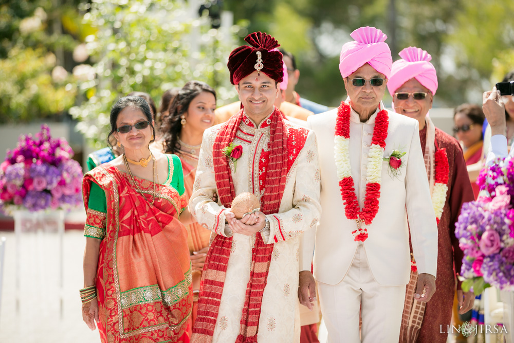 23-hilton-los-angeles-universal-city-indian-wedding-photographer-wedding-ceremony-baraat