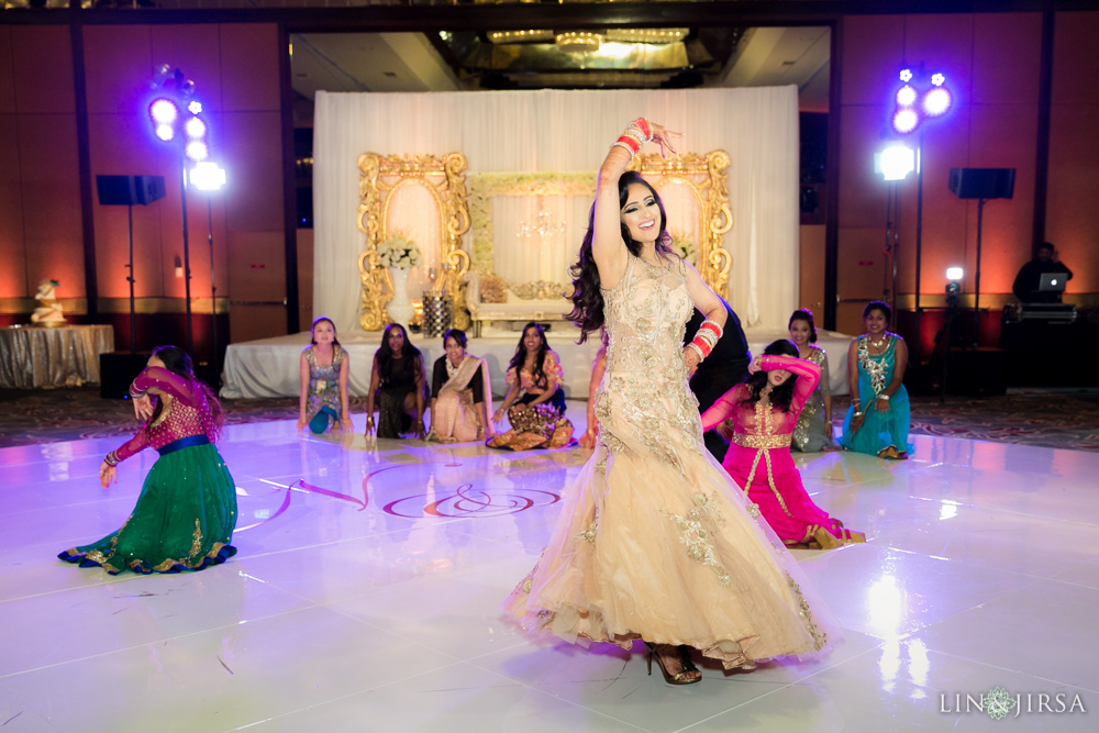 43-hilton-los-angeles-universal-city-indian-wedding-photographer-wedding-reception