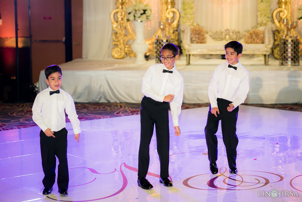 48-hilton-los-angeles-universal-city-indian-wedding-photographer-wedding-reception