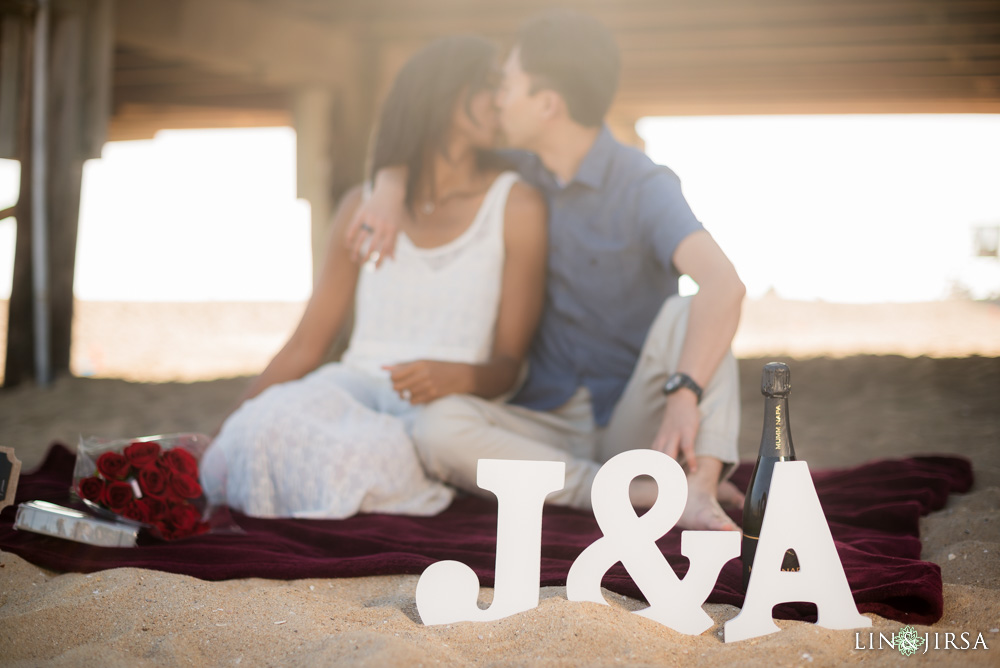 02-newport-beach-segerstrom-engagement-photography